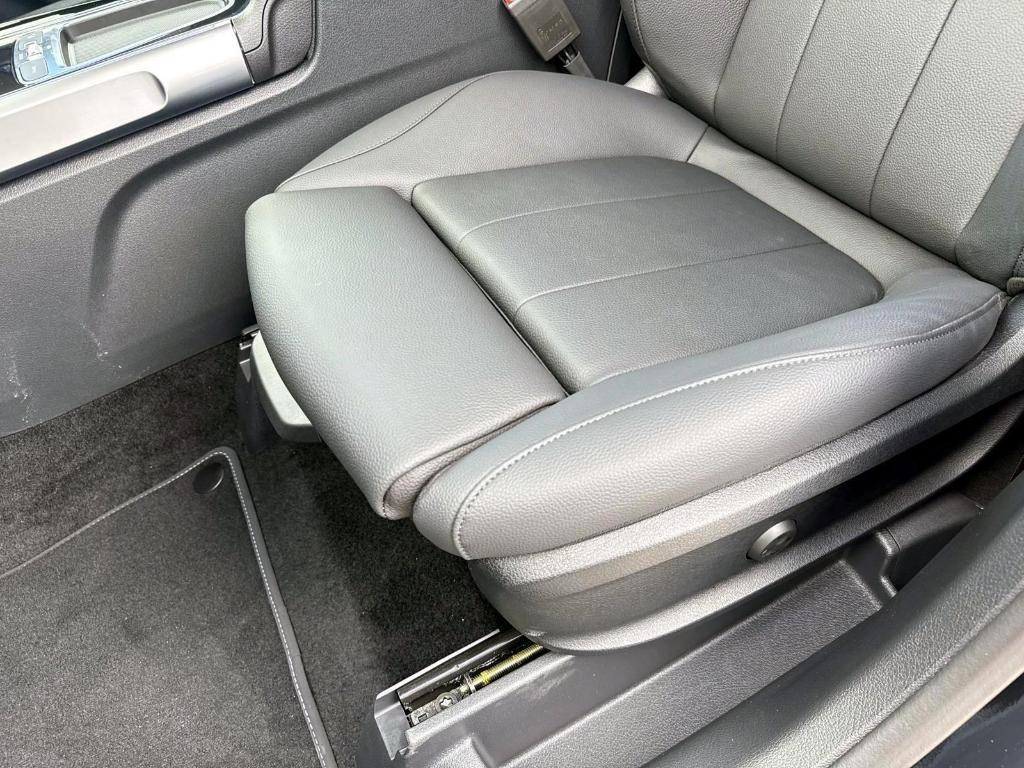 new 2025 Mercedes-Benz GLB 250 car, priced at $49,595