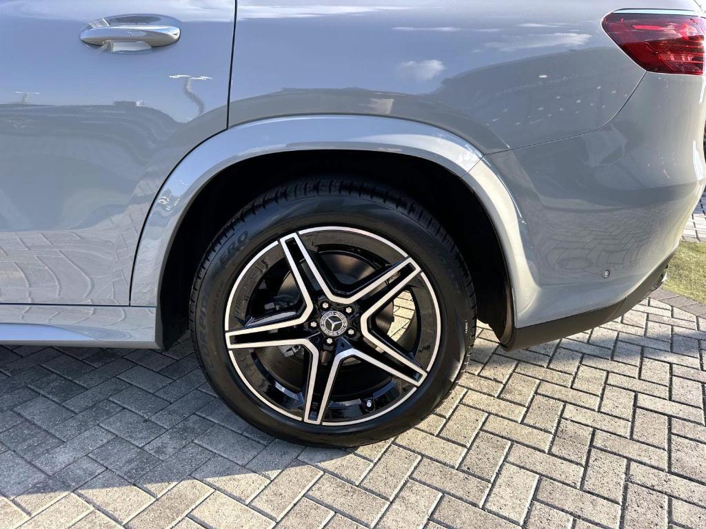 new 2026 Mercedes-Benz GLS 450 car, priced at $106,295