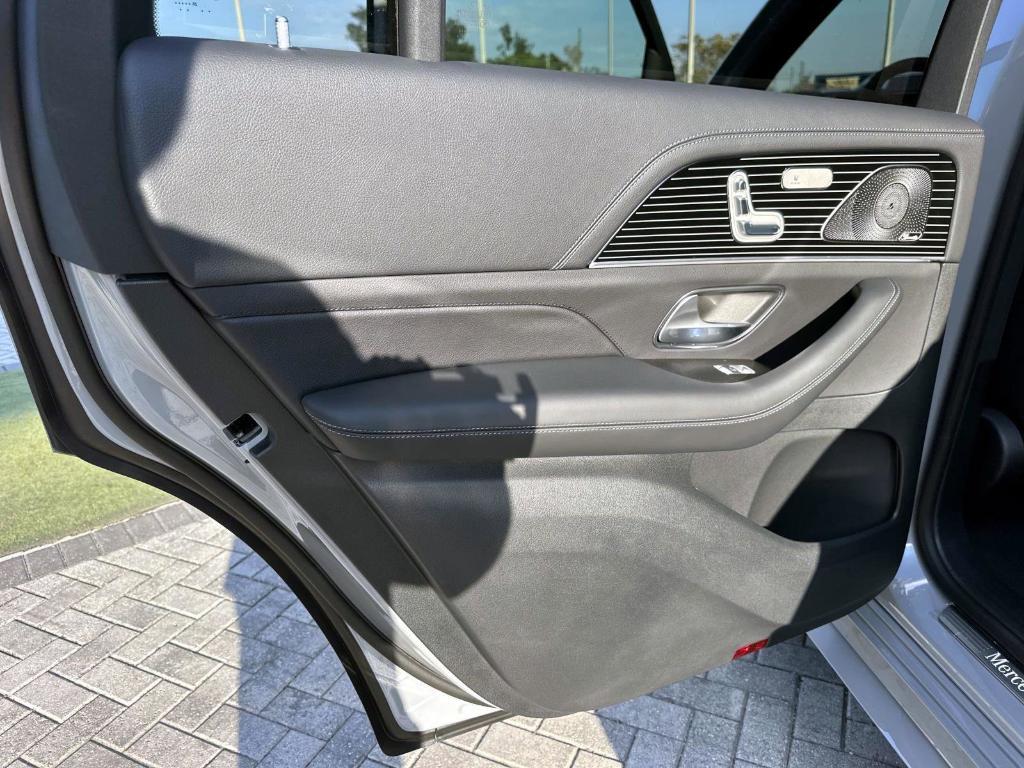 new 2026 Mercedes-Benz GLS 450 car, priced at $106,295