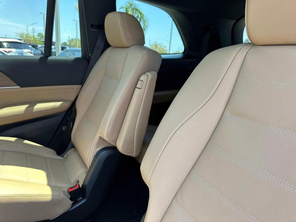 new 2025 Mercedes-Benz GLS 450 car, priced at $106,085