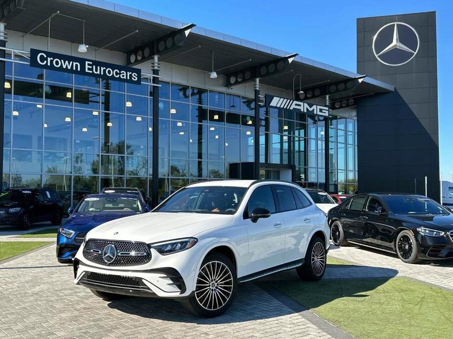 new 2025 Mercedes-Benz GLC 300 car, priced at $61,055