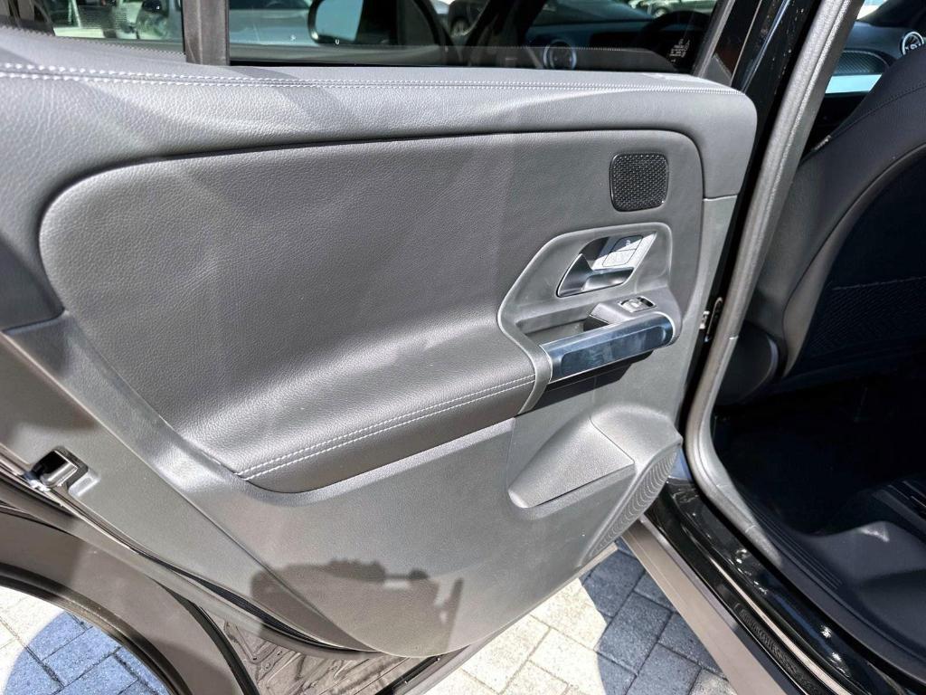 new 2025 Mercedes-Benz GLB 250 car, priced at $48,645