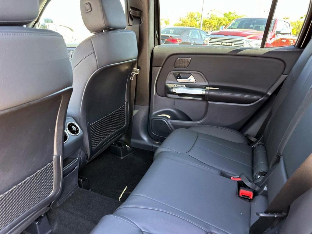 new 2025 Mercedes-Benz GLB 250 car, priced at $48,645