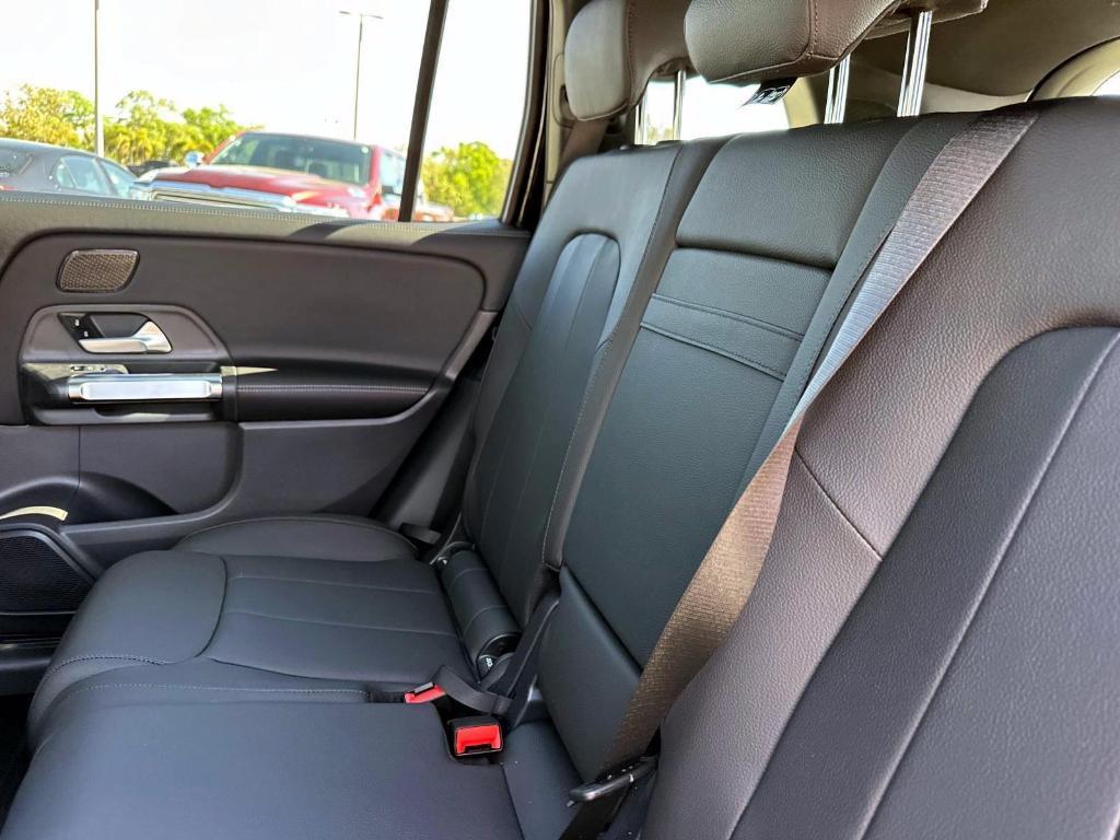 new 2025 Mercedes-Benz GLB 250 car, priced at $48,645