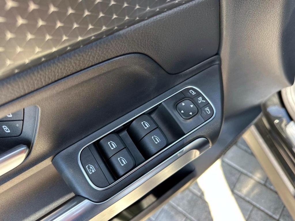new 2025 Mercedes-Benz GLB 250 car, priced at $48,645