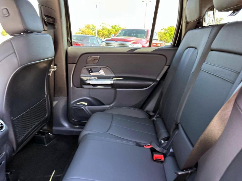 new 2025 Mercedes-Benz GLB 250 car, priced at $48,645