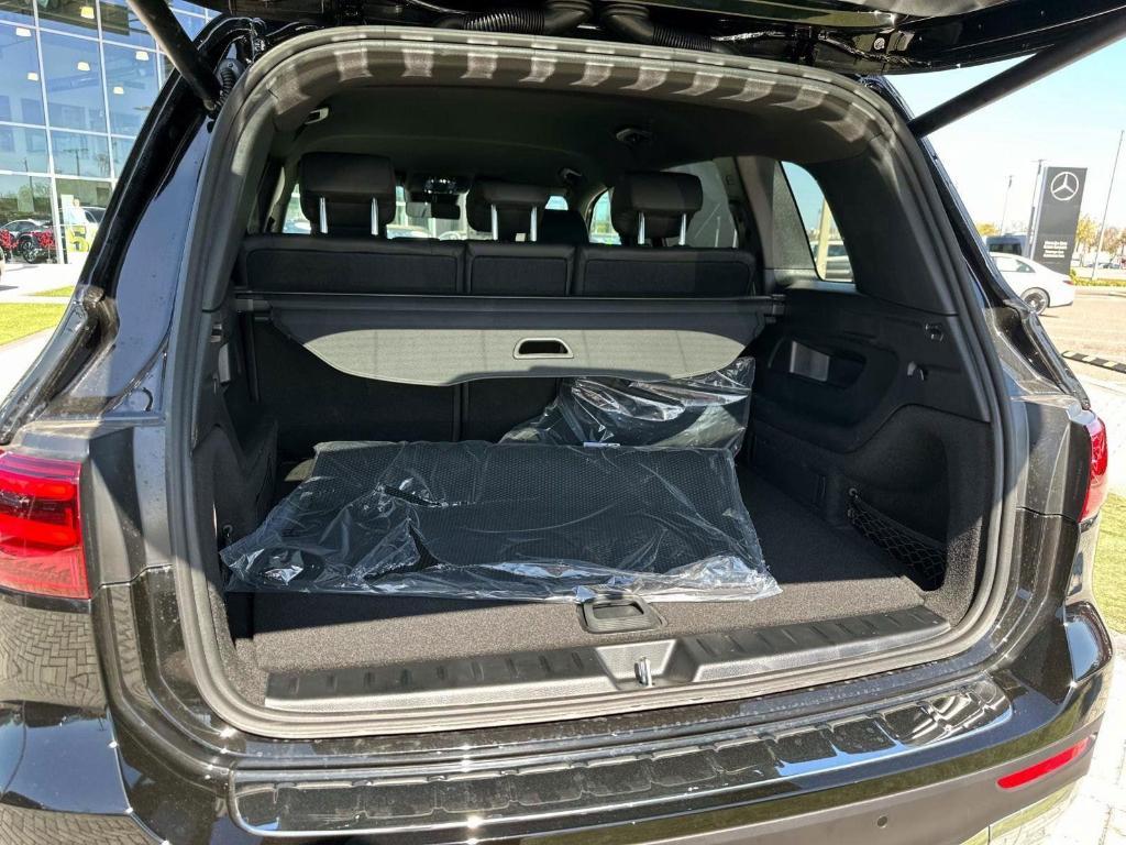 new 2025 Mercedes-Benz GLB 250 car, priced at $48,645