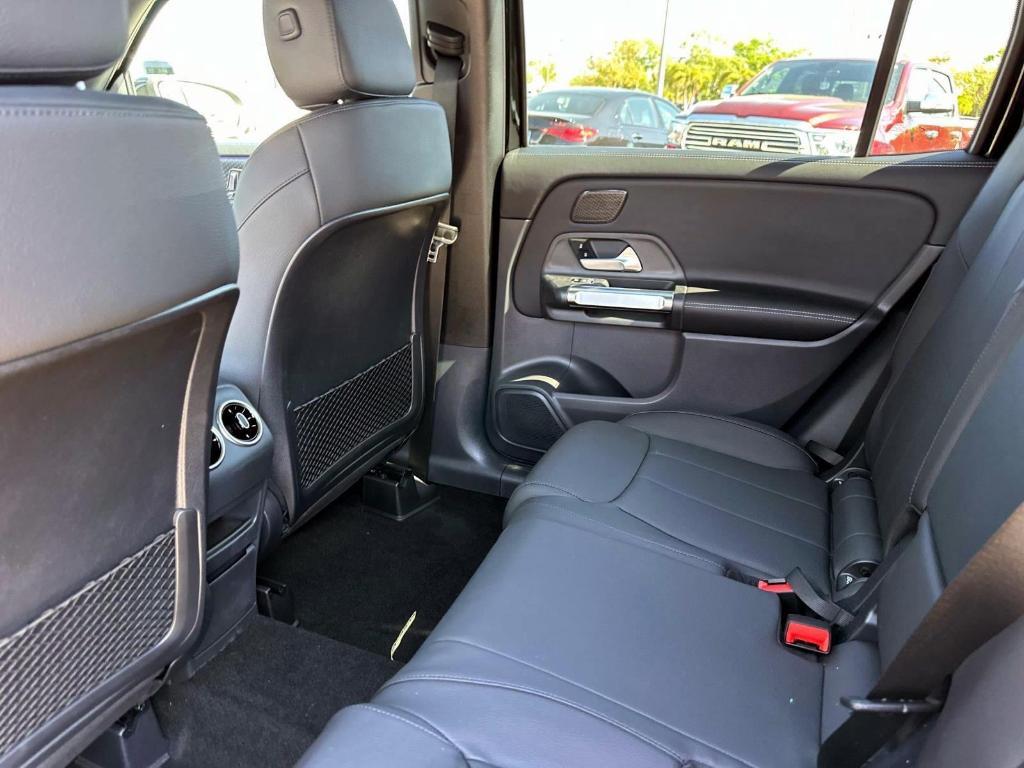 new 2025 Mercedes-Benz GLB 250 car, priced at $48,645