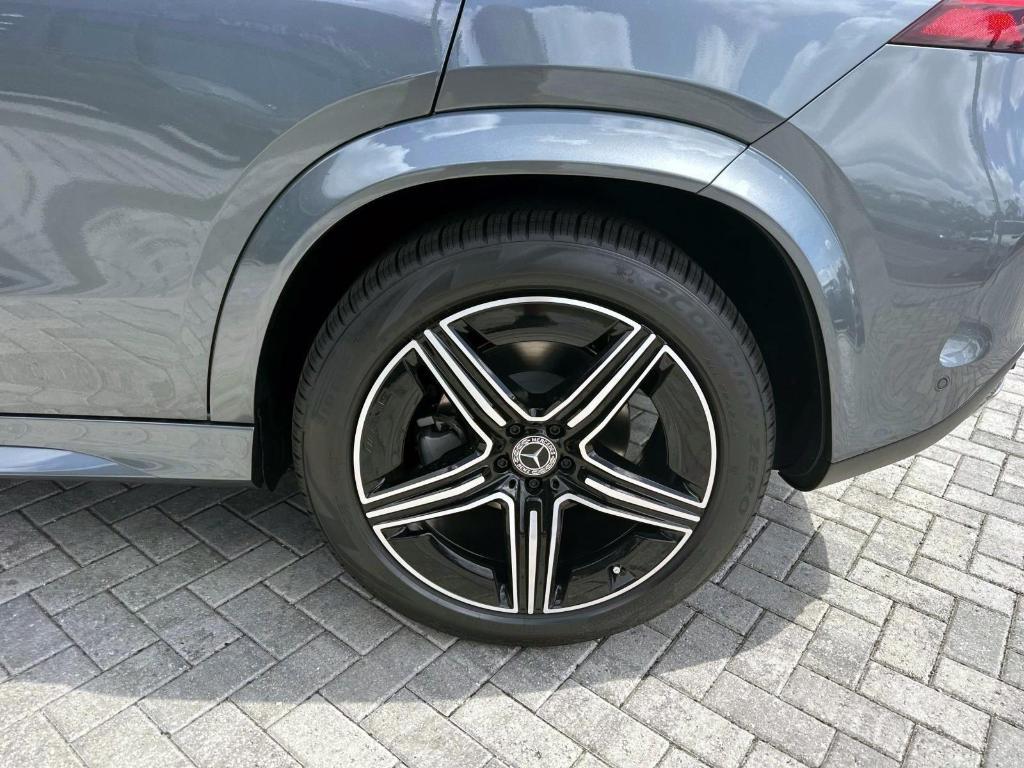 new 2025 Mercedes-Benz GLE 580 car, priced at $96,045