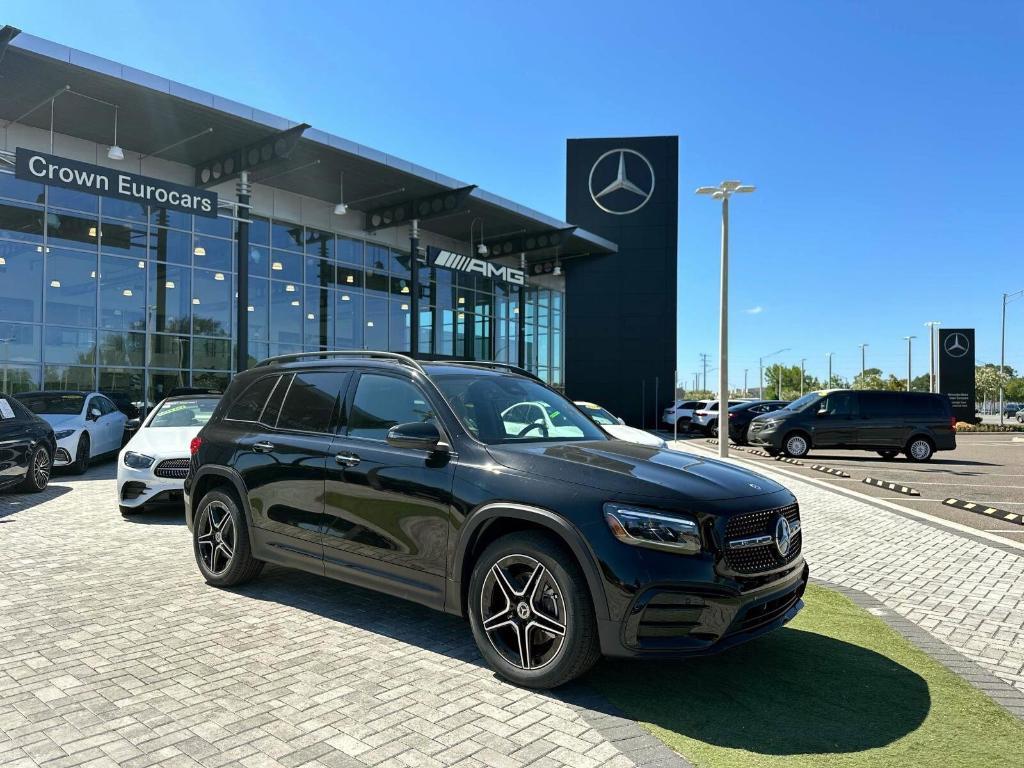 new 2024 Mercedes-Benz GLB 250 car, priced at $53,245