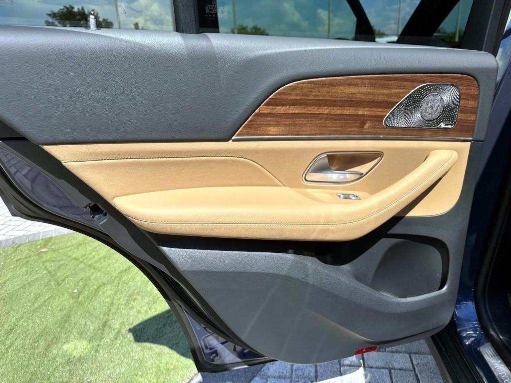 new 2026 Mercedes-Benz GLE 450e car, priced at $82,615