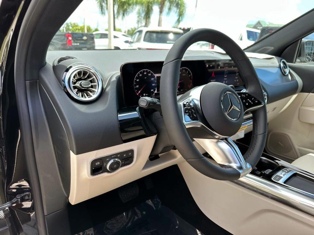new 2026 Mercedes-Benz GLA 250 car, priced at $47,380