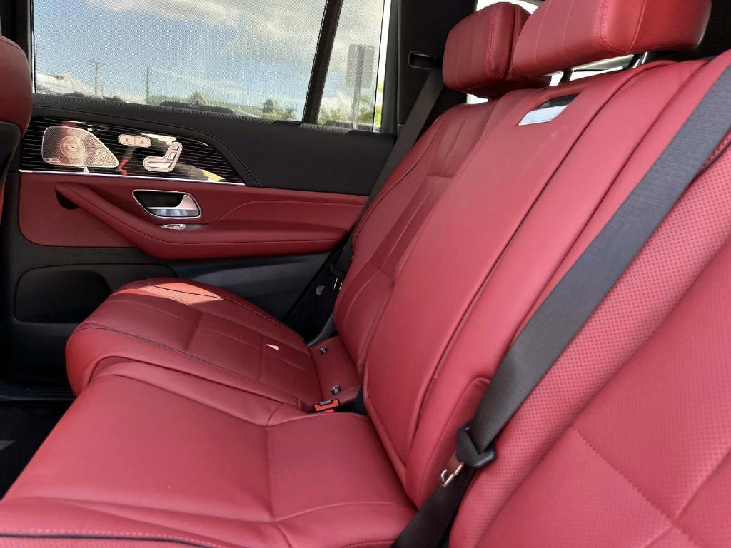 new 2026 Mercedes-Benz GLS 580 car, priced at $139,550