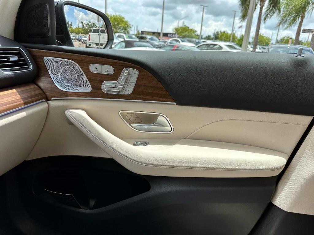 new 2025 Mercedes-Benz GLE 350 car, priced at $73,095