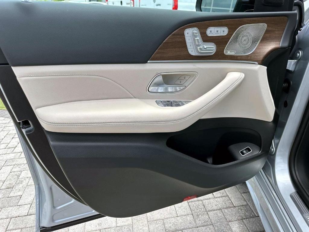 new 2025 Mercedes-Benz GLE 350 car, priced at $73,095