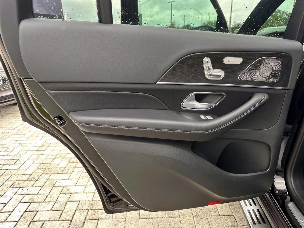new 2025 Mercedes-Benz GLS 580 car, priced at $116,765