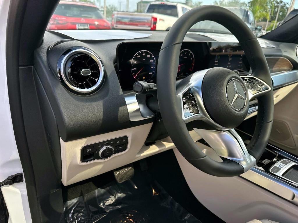new 2025 Mercedes-Benz GLB 250 car, priced at $49,460