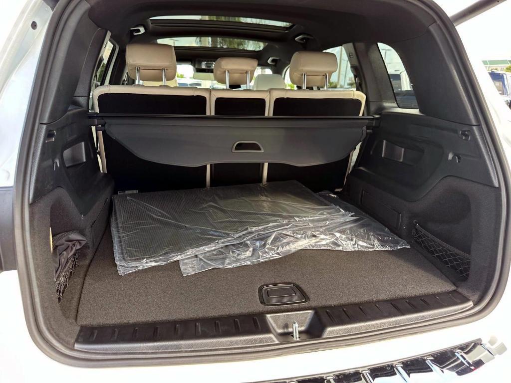 new 2025 Mercedes-Benz GLB 250 car, priced at $49,460