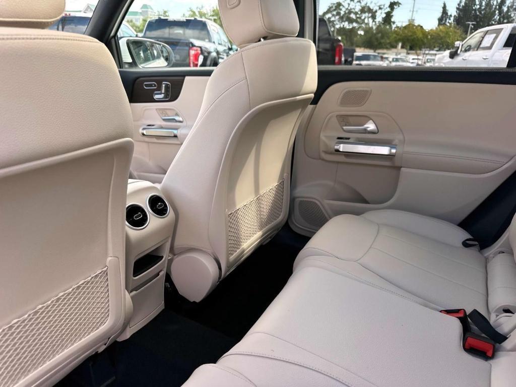new 2025 Mercedes-Benz GLB 250 car, priced at $49,460