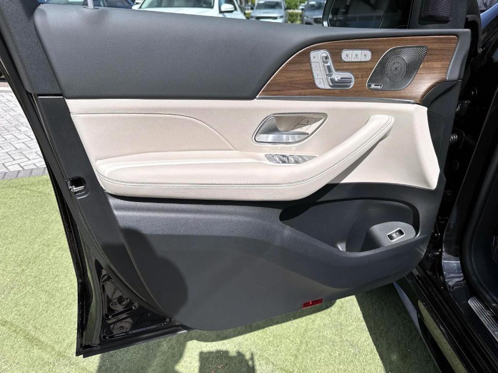 new 2026 Mercedes-Benz GLE 450 car, priced at $80,770