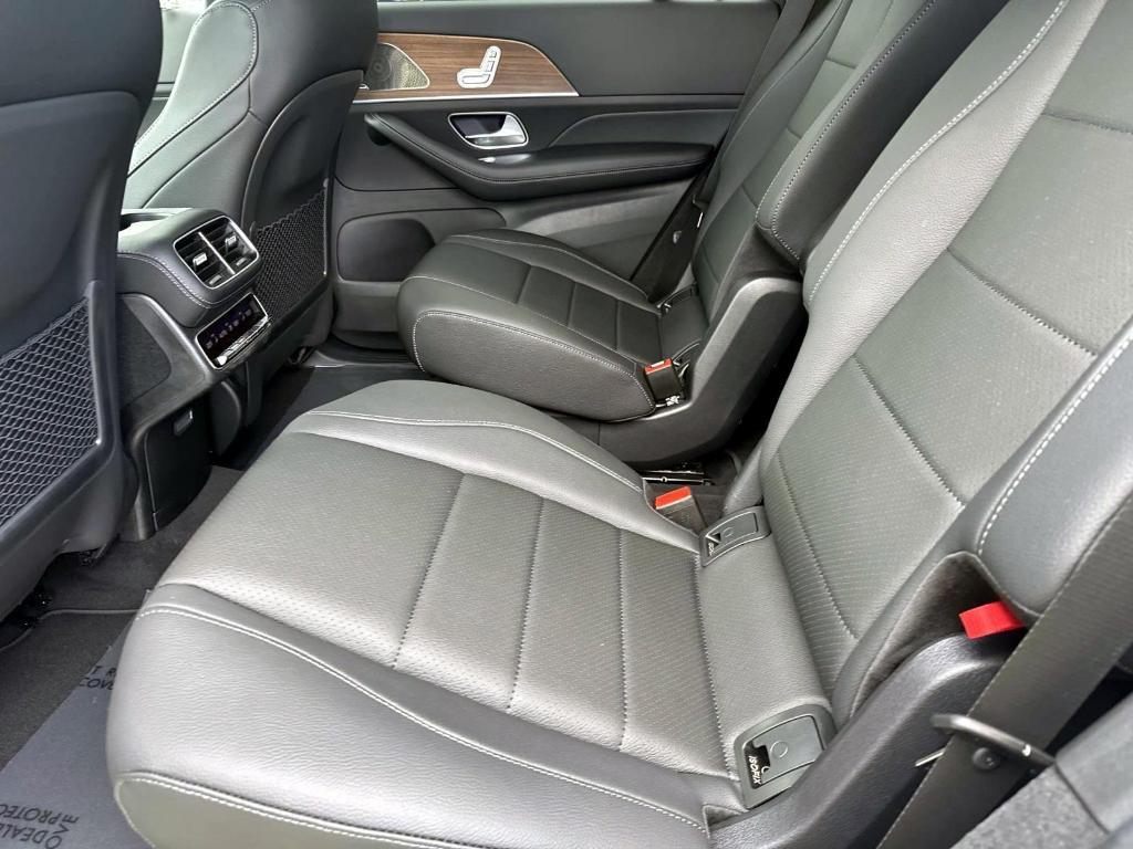 new 2025 Mercedes-Benz GLS 450 car, priced at $95,480