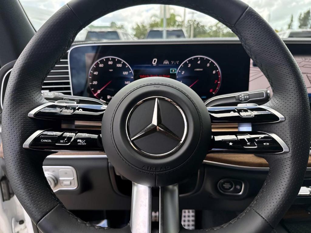 new 2025 Mercedes-Benz GLS 450 car, priced at $95,480