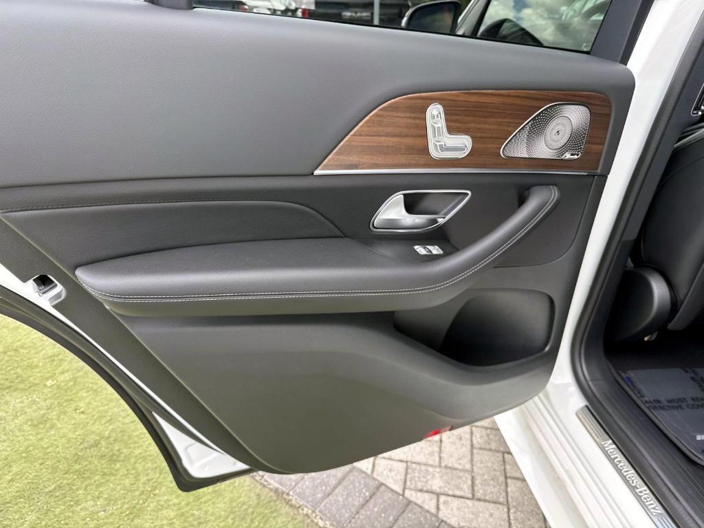 new 2025 Mercedes-Benz GLS 450 car, priced at $95,480