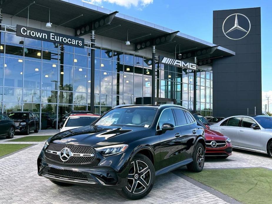 new 2024 Mercedes-Benz GLC 300 car, priced at $59,780