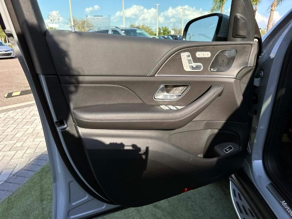 new 2025 Mercedes-Benz GLS 450 car, priced at $101,275