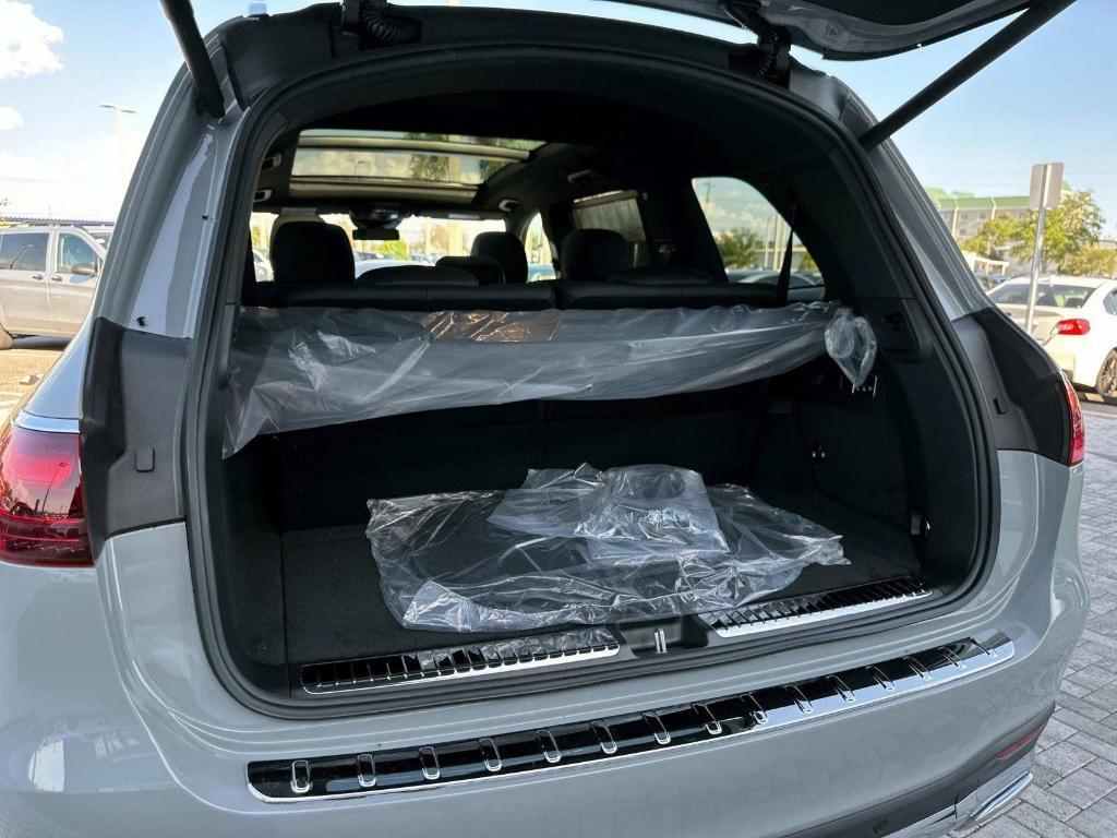 new 2025 Mercedes-Benz GLS 450 car, priced at $101,275