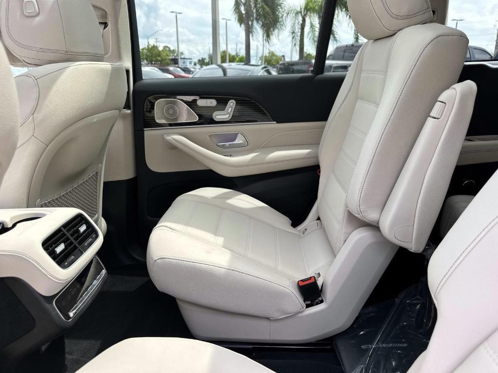 new 2026 Mercedes-Benz GLS 450 car, priced at $105,425