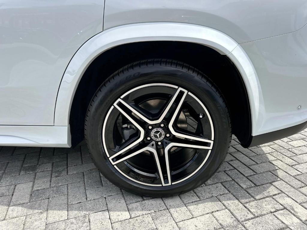 new 2026 Mercedes-Benz GLS 450 car, priced at $105,425