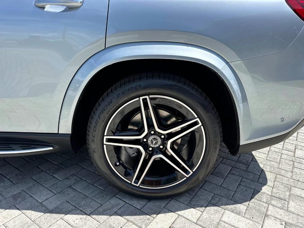 new 2026 Mercedes-Benz GLS 450 car, priced at $103,730