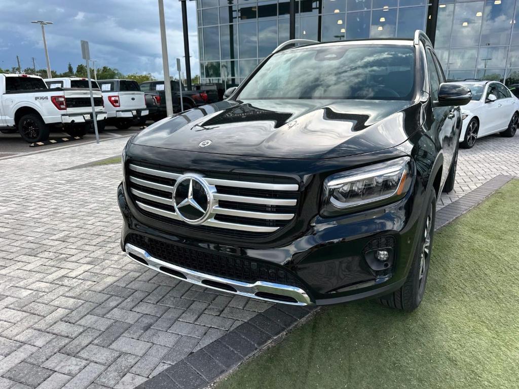 new 2025 Mercedes-Benz GLB 250 car, priced at $49,595