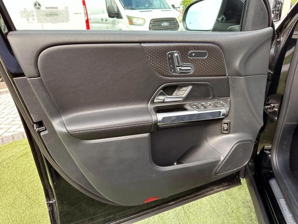 new 2025 Mercedes-Benz GLB 250 car, priced at $49,595