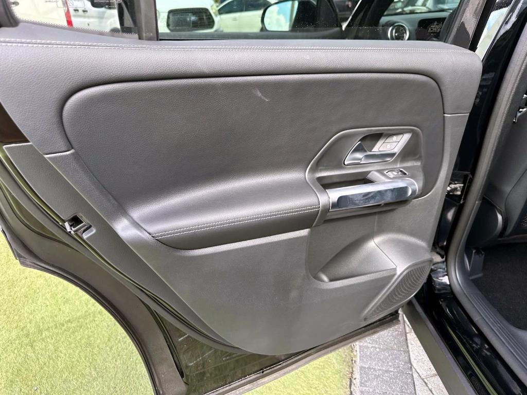 new 2025 Mercedes-Benz GLB 250 car, priced at $49,595