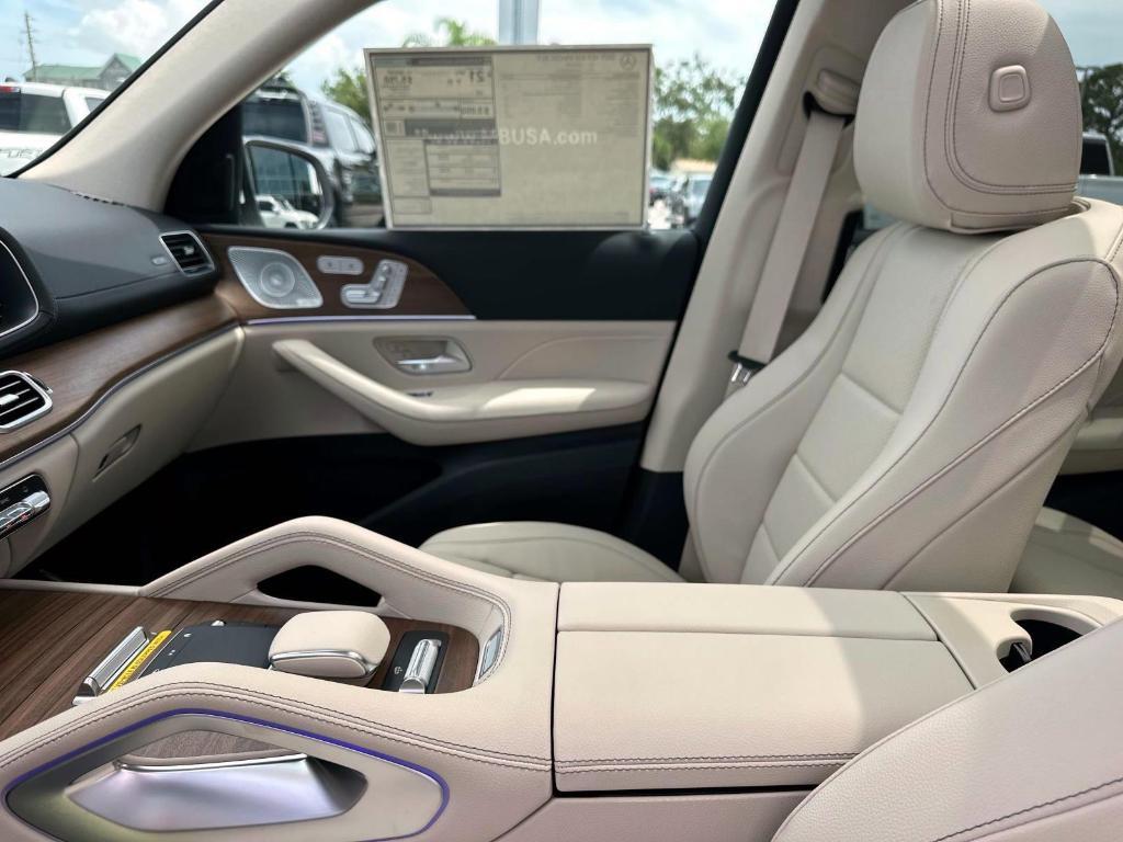 new 2025 Mercedes-Benz GLS 450 car, priced at $90,980