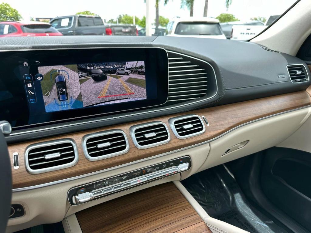 new 2025 Mercedes-Benz GLS 450 car, priced at $90,980