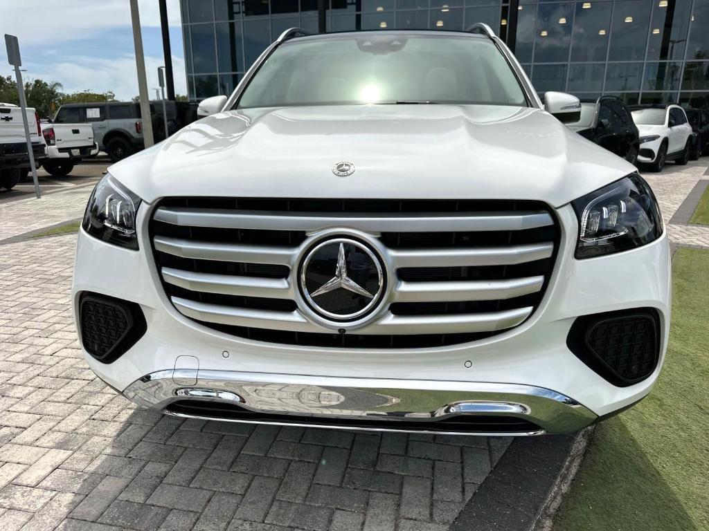 new 2025 Mercedes-Benz GLS 450 car, priced at $90,980