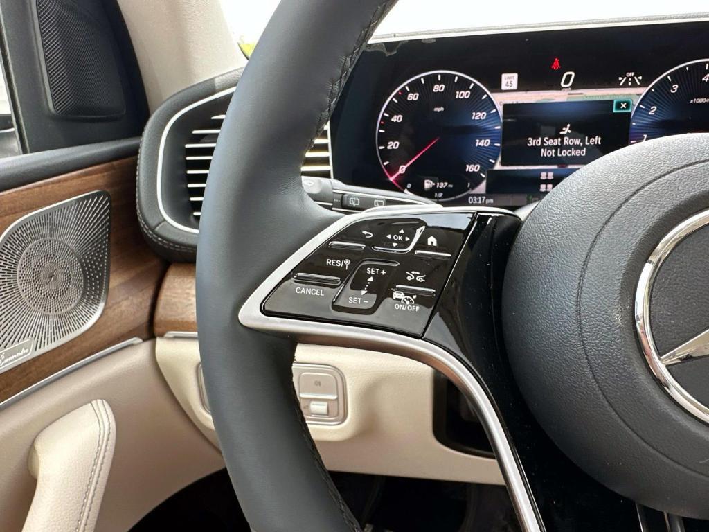 new 2025 Mercedes-Benz GLS 450 car, priced at $90,980