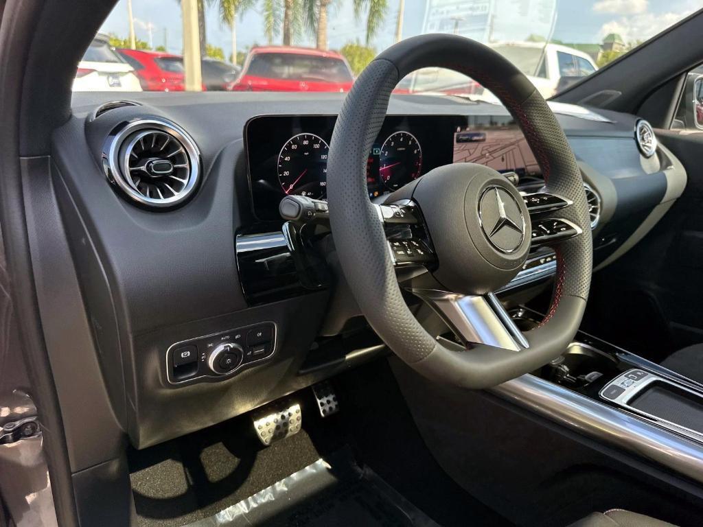 new 2026 Mercedes-Benz GLA 250 car, priced at $51,885