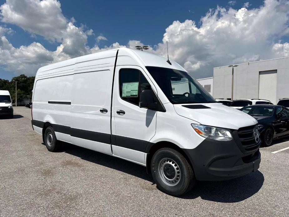 new 2025 Mercedes-Benz Sprinter 2500 car, priced at $69,347