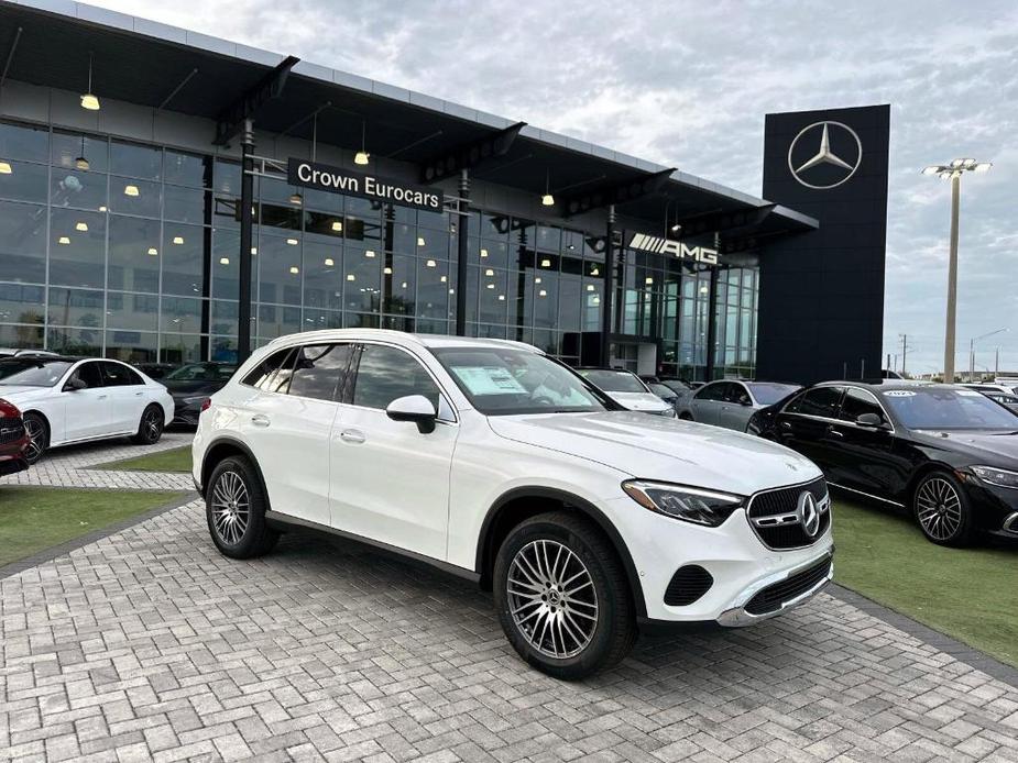 new 2025 Mercedes-Benz GLC 300 car, priced at $51,385