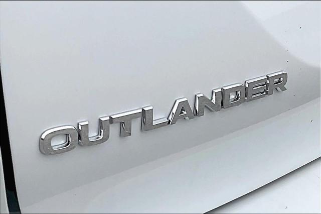 new 2025 Mitsubishi Outlander car, priced at $42,035