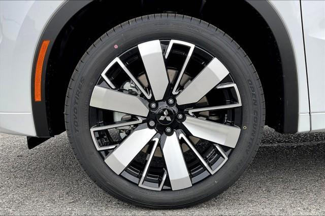 new 2025 Mitsubishi Outlander car, priced at $42,035