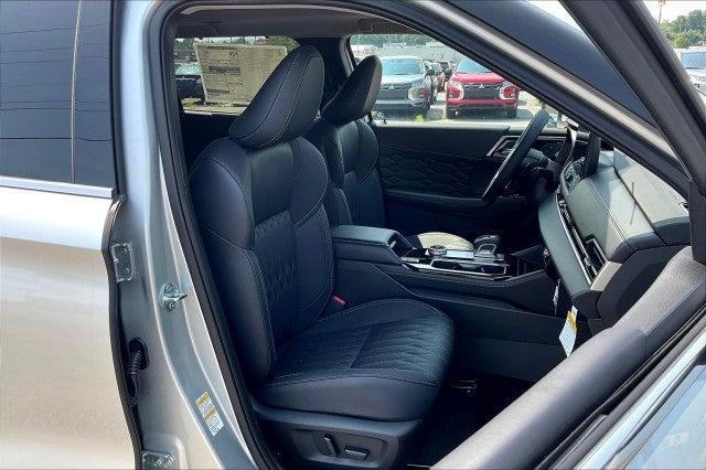 new 2025 Mitsubishi Outlander car, priced at $43,700