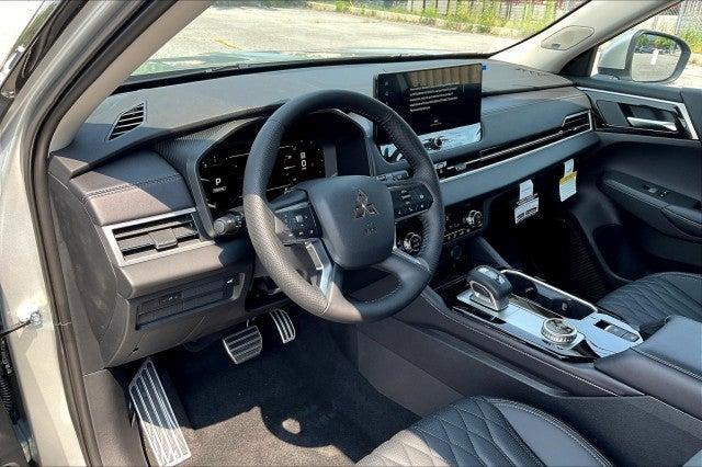 new 2025 Mitsubishi Outlander car, priced at $43,700