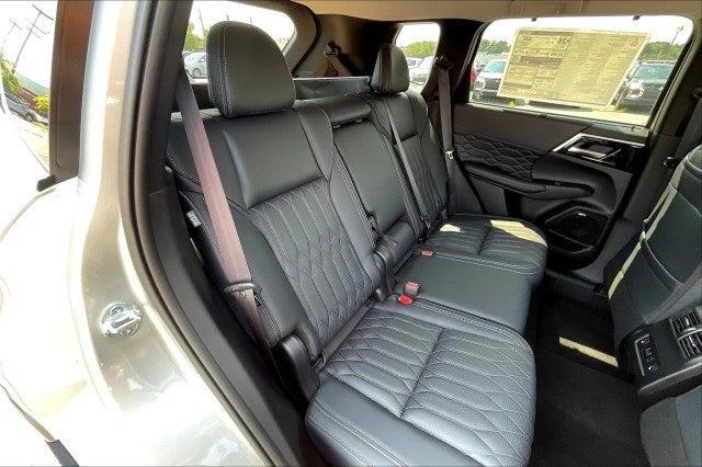 new 2025 Mitsubishi Outlander car, priced at $43,700