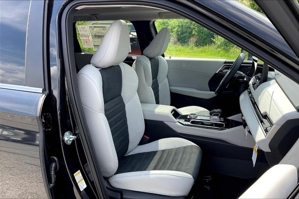 new 2025 Mitsubishi Outlander car, priced at $40,770