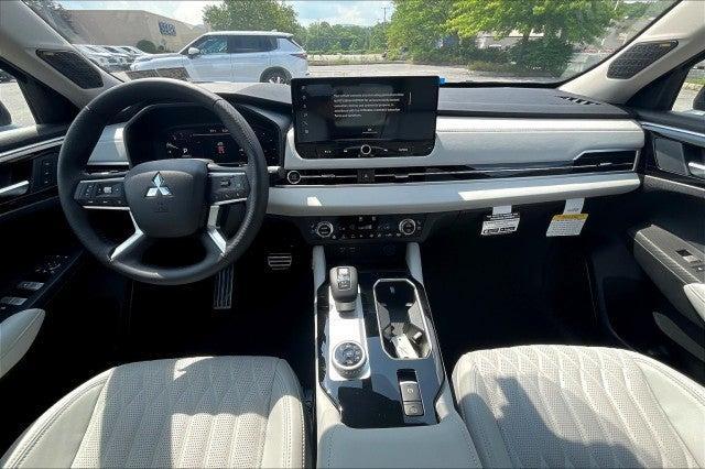 new 2025 Mitsubishi Outlander car, priced at $46,055